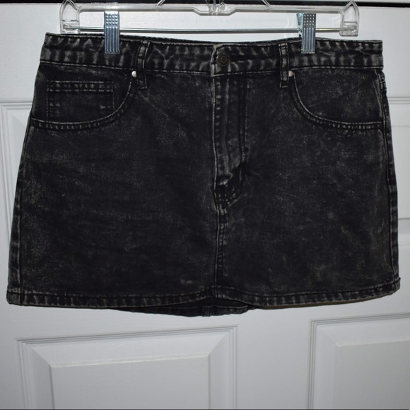 Forever 21 Dresses & Skirts - Black Forever 21 Skirt